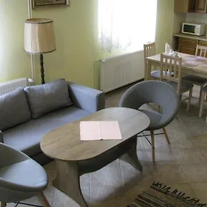  Apartmán Modern In Carlsbad With Garden